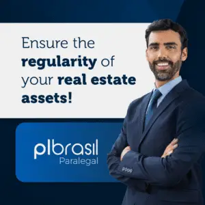 Profissional sorridente em traje formal enfatizando a importância da regularidade em ativos imobiliários, promovendo serviços de assessoria jurídica.