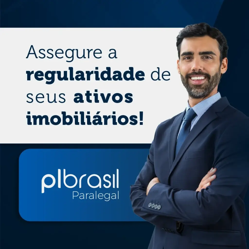 Profissional sorridente em traje formal enfatizando a importância da regularidade em ativos imobiliários, promovendo serviços de assessoria jurídica.