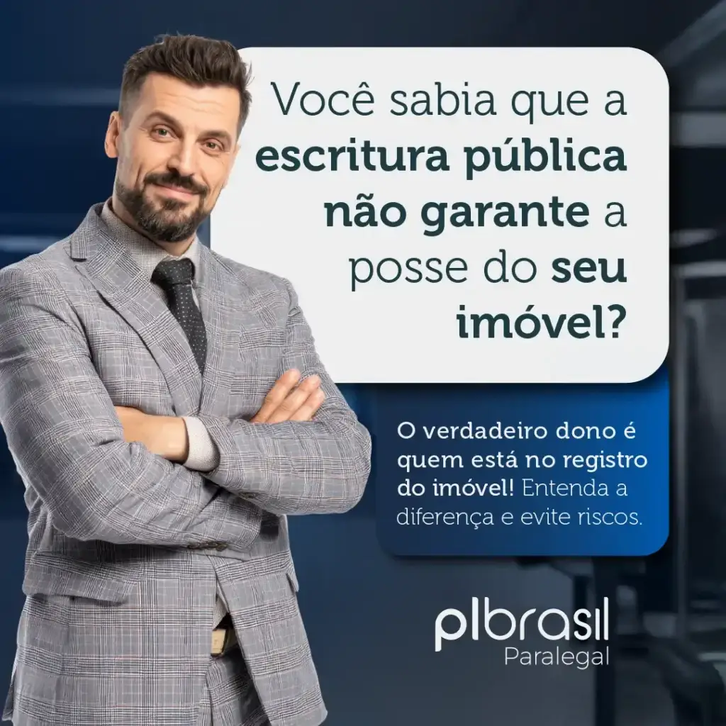 Homem de terno cinza com barba e expressão confiante ao lado de mensagem sobre escritura pública de imóveis
